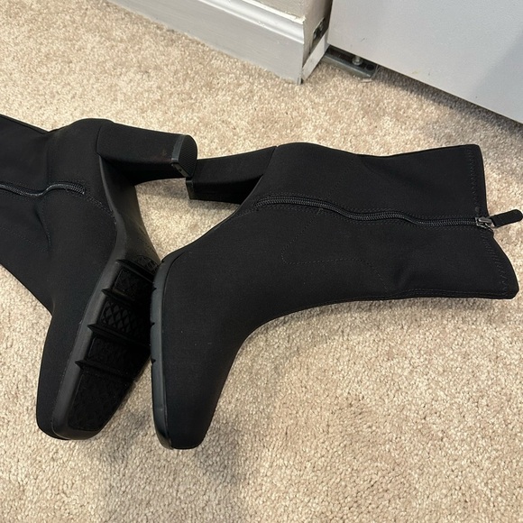 Aerosoles Black Synthetic Cinnamon Booties size 9.5 - Picture 4 of 6